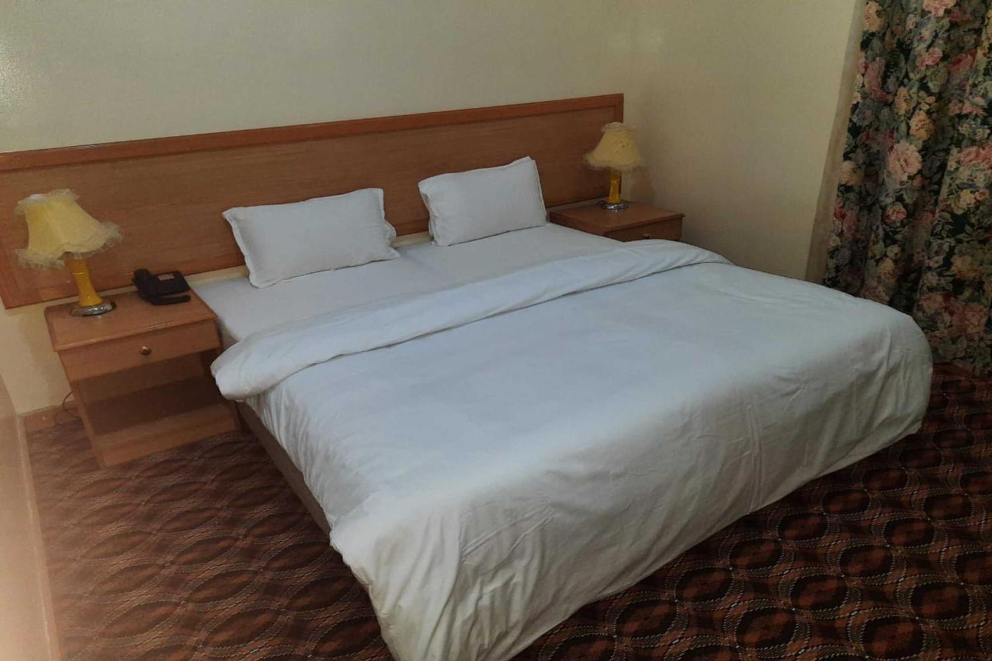 Oyo 142 Al Sharqiya Sands Hotel